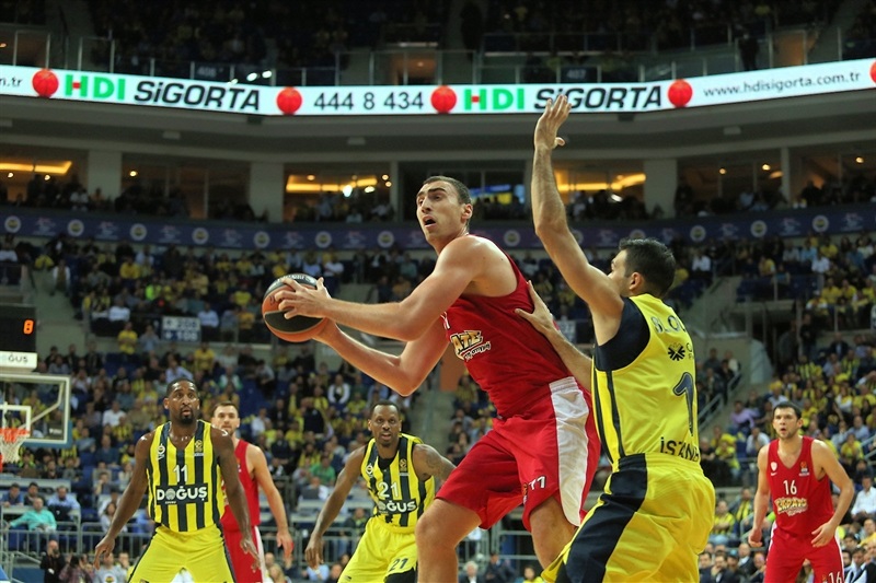 Милутинов у идеалној петорци, Калатес МВП кола Евролиге